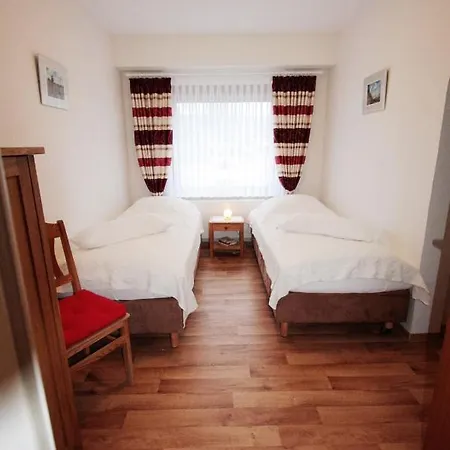 Haus Am Kurpark 7 *